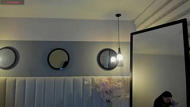 chelsea bolton  online show from 03/31/26, 12:05