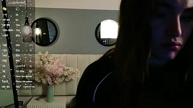 Snapshot of chelsea_bolton_ chatting on 07/16/26, 12:11 chelsea bolton online show from 07/16/26, 12:11