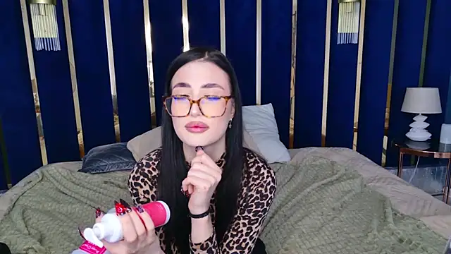 EmmaLawrens online show from 02/07/25, 03:41