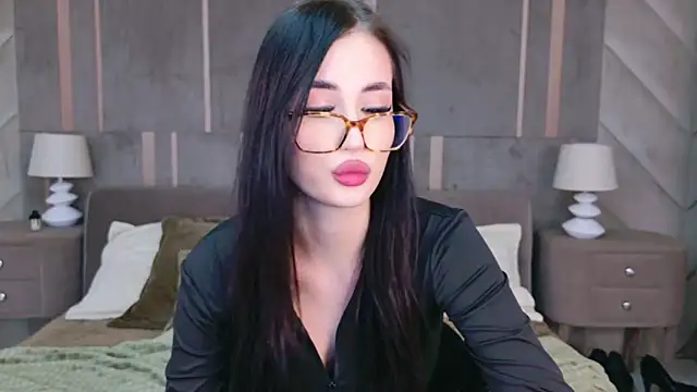 EmmaLawrens online show from 03/18/25, 08:26