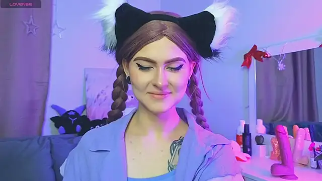 Emily  Mooree online show from 01/20/25, 04:21