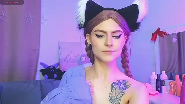 Emily  Mooree online show from 01/20/25, 07:25