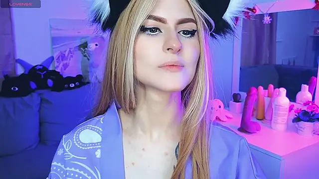 Emily  Mooree online show from 02/08/25, 07:15