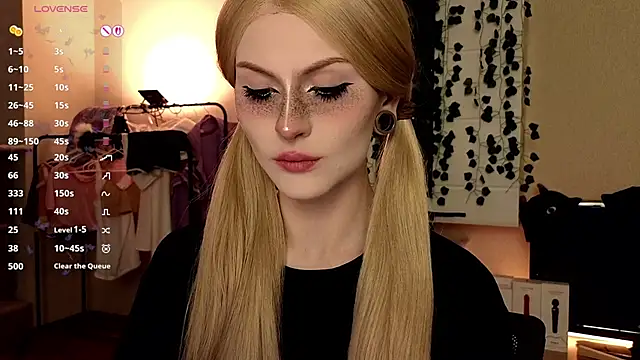 Emily  Mooree online show from 10/19/25, 09:10