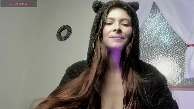 Snapshot of Aleska_Miami chatting on 02/10/25, 04:58 Aleska Miami online show from 02/10/25, 04:58