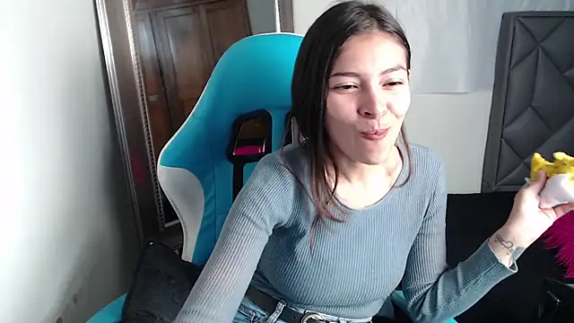 Snapshot of Aleska_Miami chatting on 09/16/25, 01:45 Aleska Miami online show from 09/16/25, 01:45