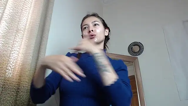 Snapshot of Aleska_Miami chatting on 09/19/25, 02:07 Aleska Miami online show from 09/19/25, 02:07