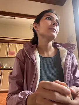 Snapshot of Aleska_Miami chatting on 09/22/25, 01:46 Aleska Miami online show from 09/22/25, 01:46