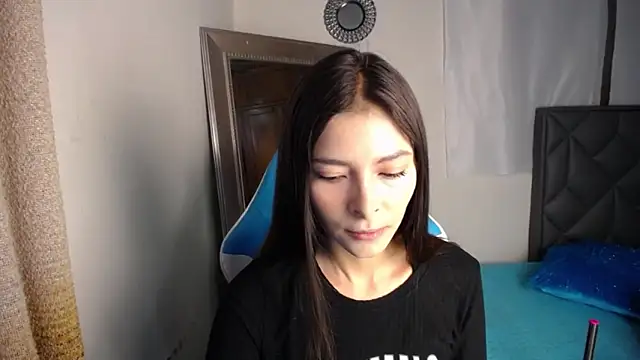 Snapshot of Aleska_Miami chatting on 10/20/25, 02:39 Aleska Miami online show from 10/20/25, 02:39