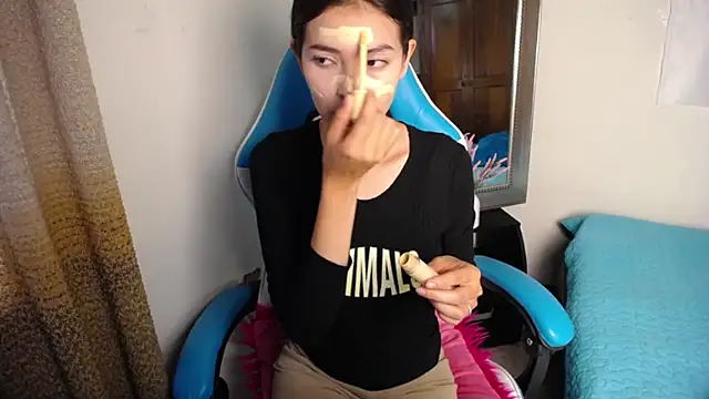 Snapshot of Aleska_Miami chatting on 10/28/25, 07:05 Aleska Miami online show from 10/28/25, 07:05