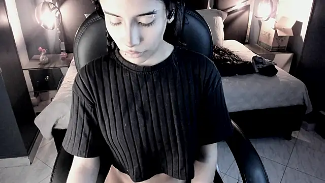 vaiolethsan   online show from 02/12/26, 08:59