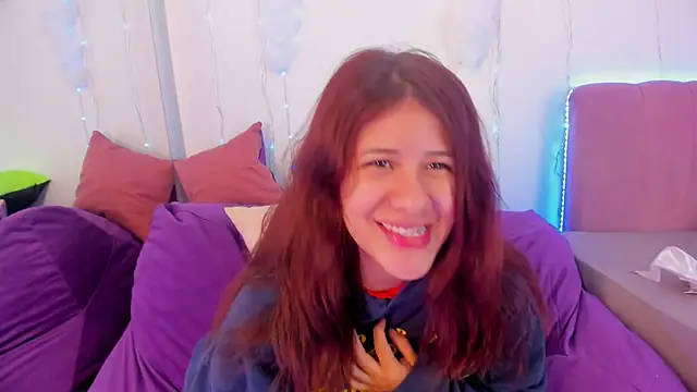 Snapshot of MiaQueen021 chatting on 10/01/25, 02:34 MiaQueen021 online show from 10/01/25, 02:34