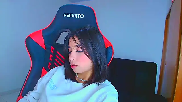 Rousse violett online show from 09/18/25, 09:50