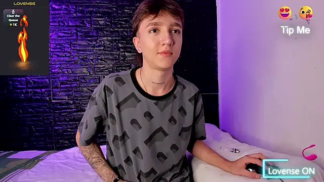 Snapshot of jeremy_salvatore chatting on 03/19/25, 05:52 jeremy salvatore online show from 03/19/25, 05:52