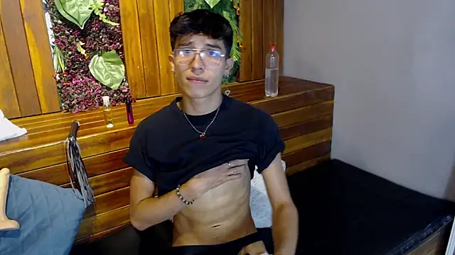 Snapshot of tim__fox chatting on 02/07/25, 08:53 tim fox online show from 02/07/25, 08:53