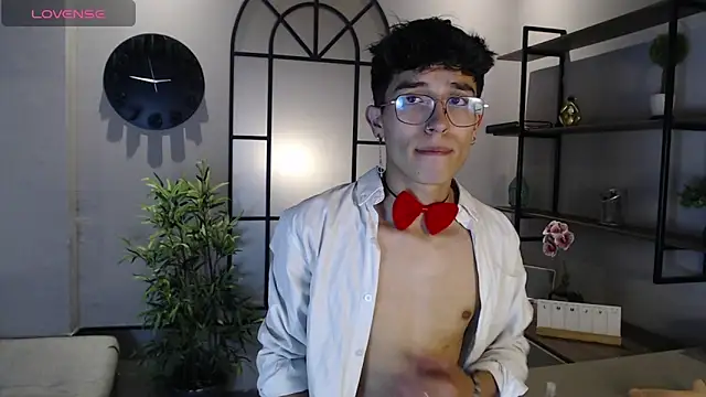 Snapshot of tim__fox chatting on 02/15/25, 07:50 tim fox online show from 02/15/25, 07:50