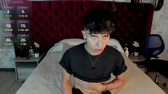 Snapshot of tim__fox chatting on 02/28/25, 08:39 tim fox online show from 02/28/25, 08:39