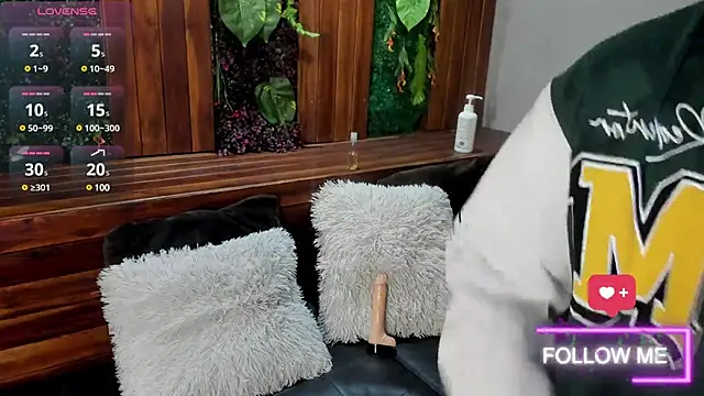 Snapshot of tim__fox chatting on 03/11/25, 07:47 tim fox online show from 03/11/25, 07:47