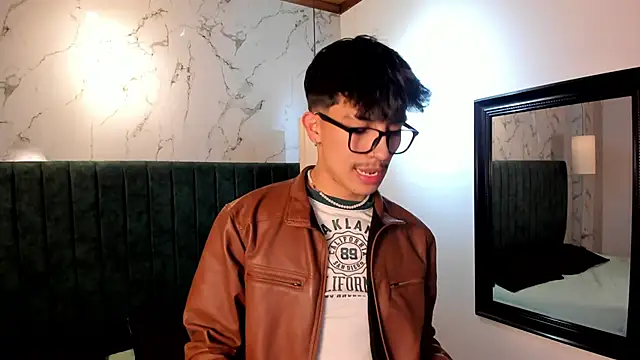 Snapshot of tim__fox chatting on 09/17/25, 12:29 tim fox online show from 09/17/25, 12:29