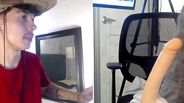 Snapshot of tim__fox chatting on 09/21/25, 12:51 tim fox online show from 09/21/25, 12:51