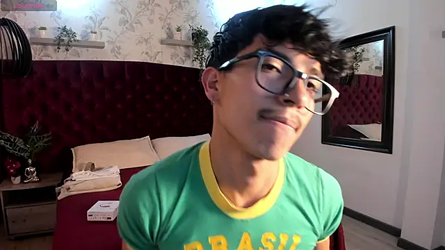 Snapshot of tim__fox chatting on 10/06/25, 12:13 tim fox online show from 10/06/25, 12:13