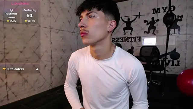 Snapshot of tim__fox chatting on 10/15/25, 11:32 tim fox online show from 10/15/25, 11:32