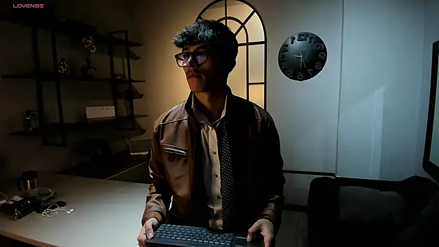 Snapshot of tim__fox chatting on 11/11/25, 12:05 tim fox online show from 11/11/25, 12:05