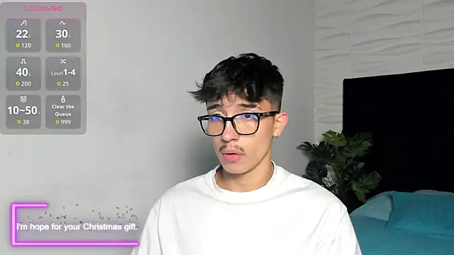 Snapshot of tim__fox chatting on 12/22/25, 11:40 tim fox online show from 12/22/25, 11:40