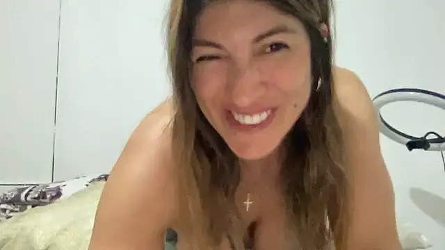 LunaBeya online show from 09/18/25, 12:29