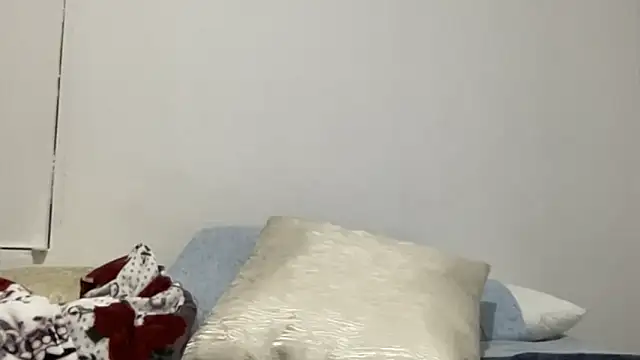 LunaBeya online show from 10/15/25, 01:17