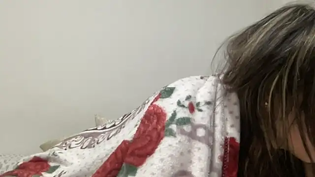 LunaBeya online show from 10/27/25, 02:54