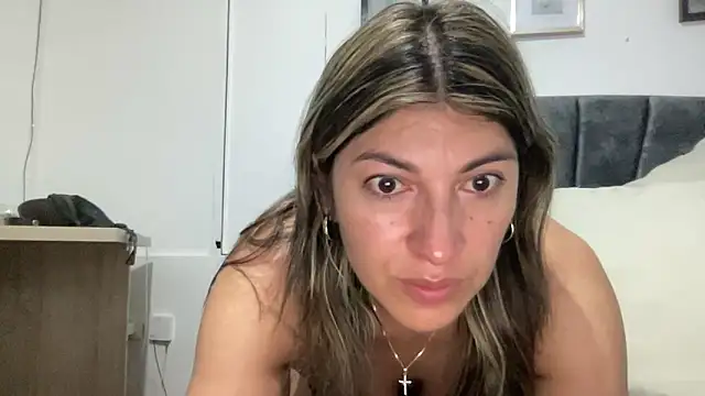 Snapshot of LunaBeya chatting on 03/03/26, 11:27 LunaBeya online show from 03/03/26, 11:27