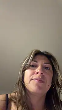 LunaBeya online show from 04/06/26, 04:21