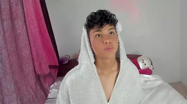 Snapshot of dani_angels__ chatting on 01/12/25, 08:57 dani angels online show from 01/12/25, 08:57