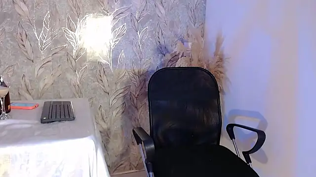 RAICHELLCOOPER1 online show from 01/11/26, 12:32