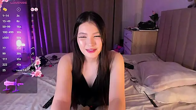 Snapshot of marin_light chatting on 11/02/25, 09:06 marin light online show from 11/02/25, 09:06