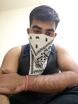 13lusty online show from 03/04/25, 08:57