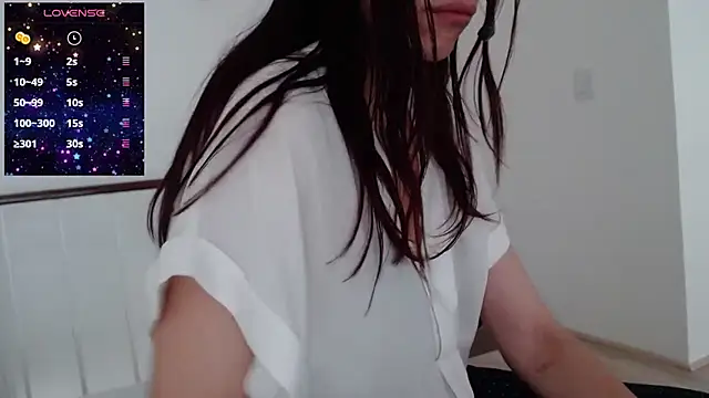 Snapshot of nambidash- chatting on 09/30/25, 03:06 nambidash- online show from 09/30/25, 03:06