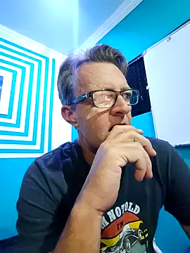 itsmeyes69 online show from 01/18/25, 09:02