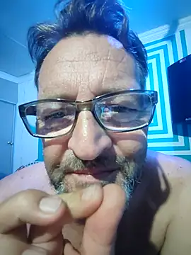 itsmeyes69 online show from 02/13/25, 09:38