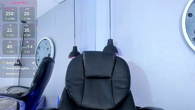 Sara conde online show from 10/30/25, 04:08