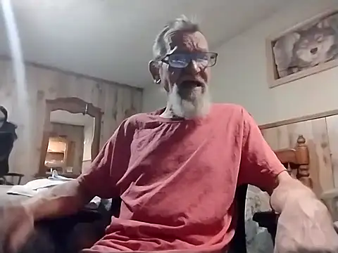 Snapshot of Aldick68 chatting on 02/15/25, 04:14 Aldick68 online show from 02/15/25, 04:14