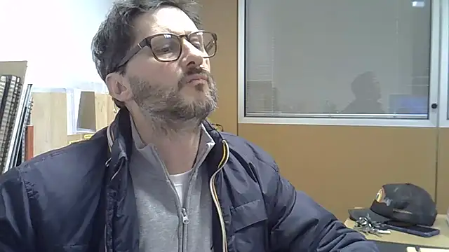 Snapshot of Cellino4 chatting on 01/24/25, 08:54 Cellino4 online show from 01/24/25, 08:54