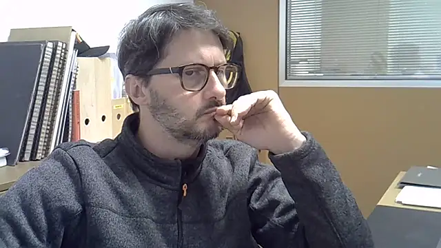 Snapshot of Cellino4 chatting on 02/06/25, 04:47 Cellino4 online show from 02/06/25, 04:47