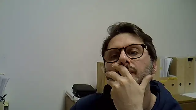 Snapshot of Cellino4 chatting on 02/11/25, 05:07 Cellino4 online show from 02/11/25, 05:07