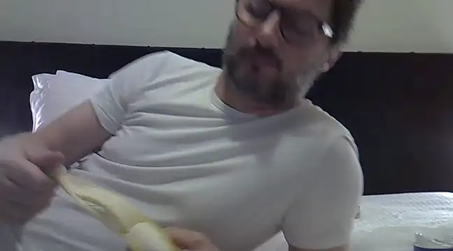 Snapshot of Cellino4 chatting on 02/24/25, 08:14 Cellino4 online show from 02/24/25, 08:14