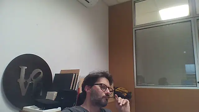 Snapshot of Cellino4 chatting on 03/06/25, 04:49 Cellino4 online show from 03/06/25, 04:49