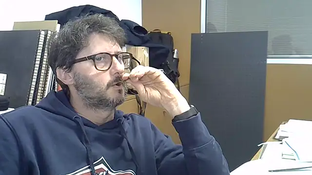 Snapshot of Cellino4 chatting on 03/08/25, 10:43 Cellino4 online show from 03/08/25, 10:43