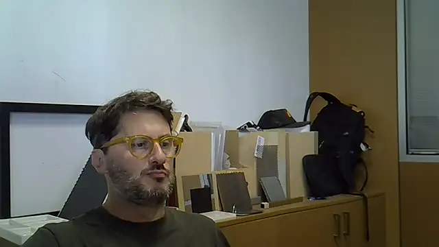 Snapshot of Cellino4 chatting on 09/13/25, 07:30 Cellino4 online show from 09/13/25, 07:30