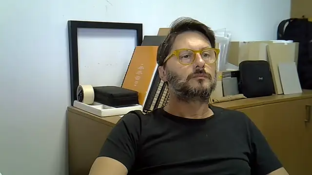 Snapshot of Cellino4 chatting on 10/11/25, 08:24 Cellino4 online show from 10/11/25, 08:24